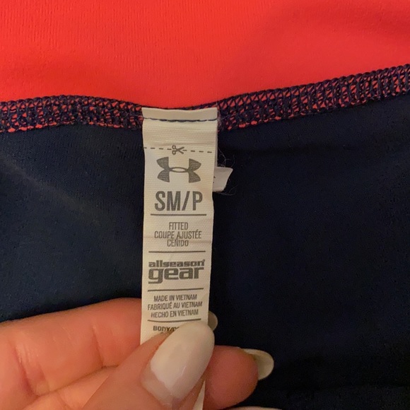 Blue underarmour capris - Picture 2 of 4